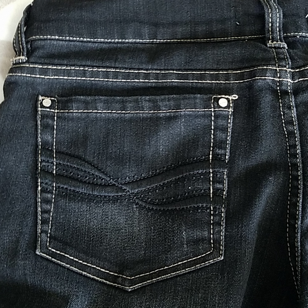 White House Black Market Noir Black Capri Jeans Size 2 - Picture 3 of 8